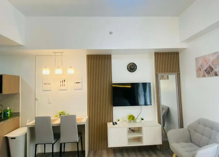 Easy Access Cozy Near Mactan Airport, Work Remotely With Fast Wifi Speed, Spacious, Relaxing